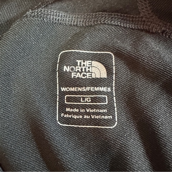 The North Face Women's Black Lightweight VaporWick 1/4-zip Pullover - Size Large - Picture 6 of 10